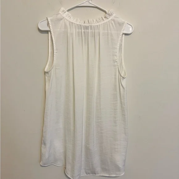 2/$30 Simply Vera Vera Wang Off White Pleated Neck Sleeveless Blouse Size Small - Picture 7 of 7